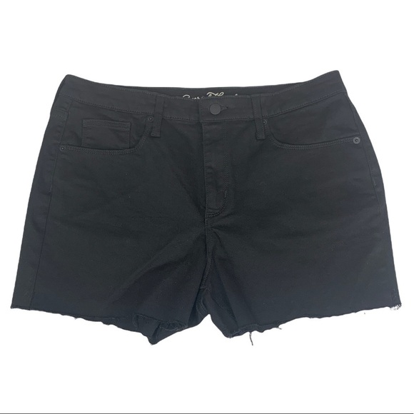 Universal thread high-rise Bermuda black raw hem shorts size 14 - Picture 1 of 5